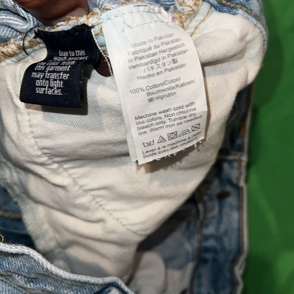 Madewell The Mom Jean Distressed Denim Women Shorts size 28- Flaw - Picture 8 of 9